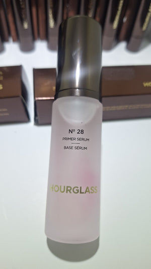 HOURGLASS VEIL°MINERAL PRIMER, NO°28 PRIMER SERUM & GIRL° STYLO LIPSTICK NIB